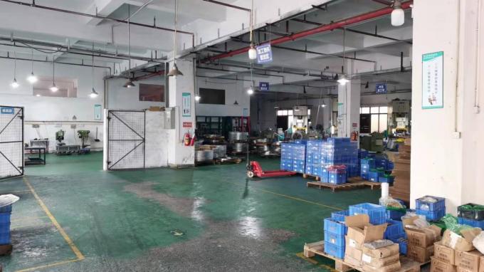 S606b 220mm Gerak lebar Strip Cut Paper Shredder Dengan 2,64Gallons Kapasitas 5 lembar A4 mesin shredder 10